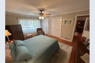 211 Village Drive, Mount Prospect, IL 60056 - Photo 16