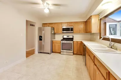4500 Sundance Court, Hoffman Estates, IL 60192 - Photo 12