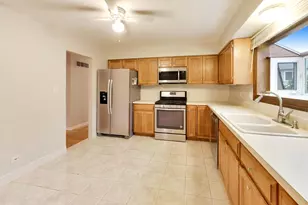 4500 Sundance Ct, Hoffman Estates, IL 60192 - Photo 12