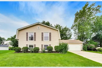 4500 Sundance Court, Hoffman Estates, IL 60192 - Photo 2