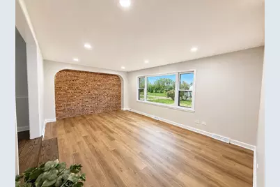 2130 Hawthorne Lane, Waukegan, IL 60087 - Photo 2