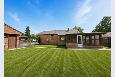 2130 Hawthorne Lane, Waukegan, IL 60087 - Photo 18