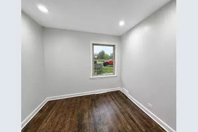 2130 Hawthorne Lane, Waukegan, IL 60087 - Photo 10