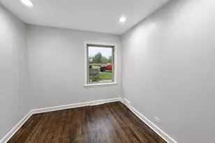 2130 Hawthorne Ln, Waukegan, IL 60087 - Photo 10