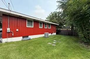 137 Chicago Ave, Clarendon Hills, IL 60514 - Photo 4