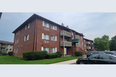 940 N Lakeside Drive #2A, Vernon Hills, IL 60061 - Photo 1