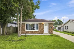 7307 W 113th Pl, Worth, IL 60482 - Photo 2