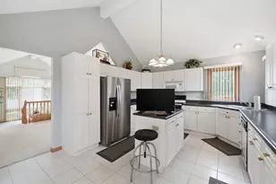 634 Primrose Cir, Matteson, IL 60443 - Photo 10