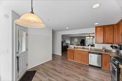 991 Reserve Drive, Elgin, IL 60124 - Photo 8