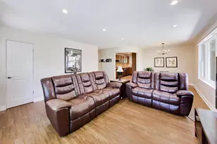 8312 N Oketo Ave, Niles, IL 60714 - Photo 4