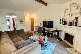 200 Brookside Ln, Willowbrook, IL 60527 - Photo 2