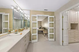 5 Oak Brook Club Dr, Oak Brook, IL 60523 - Photo 18