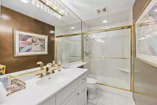 5 Oak Brook Club Dr, Oak Brook, IL 60523 - Photo 20