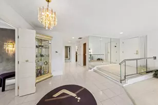 5 Oak Brook Club Dr, Oak Brook, IL 60523 - Photo 4