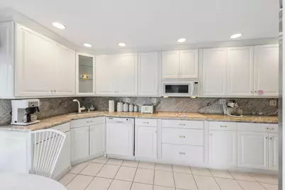 5 Oak Brook Club Drive #S304, Oak Brook, IL 60523 - Photo 8