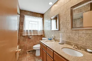 380 Bensley Ave, Calumet City, IL 60409 - Photo 6