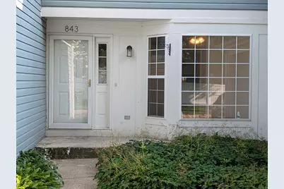 843 E Princeton Circle #843, Island Lake, IL 60042 - Photo 2