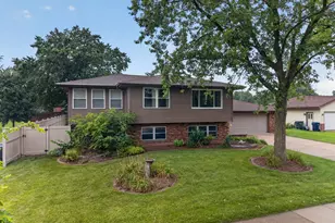 103 Deerpath Dr, Minooka, IL 60447 - Photo 2