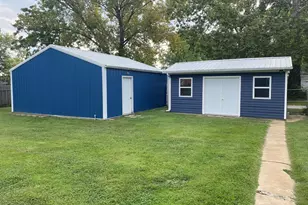 1035 Dover St, Centralia, IL 62801 - Photo 4