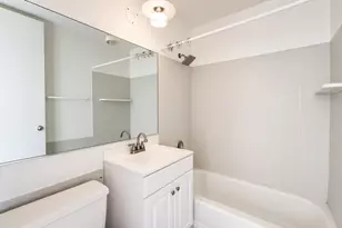 2400 N Lakeview Ave, Chicago, IL 60614 - Photo 14