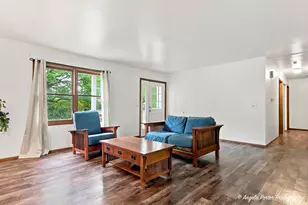 108 Vernon Dr, McHenry, IL 60051 - Photo 4