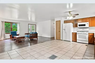 108 Vernon Drive, McHenry, IL 60051 - Photo 8