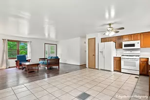 108 Vernon Dr, McHenry, IL 60051 - Photo 8