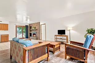 108 Vernon Dr, McHenry, IL 60051 - Photo 6