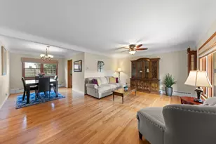 906 S Ashland Ave, La Grange, IL 60525 - Photo 4