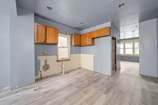 8545 S Saginaw Ave, Chicago, IL 60617 - Photo 10