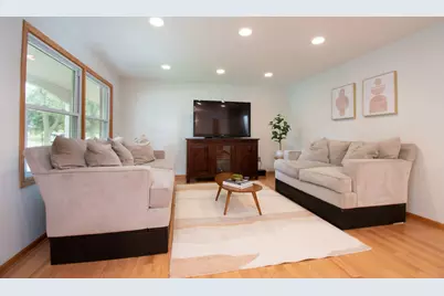 231 S 17th Street, Saint Charles, IL 60174 - Photo 2