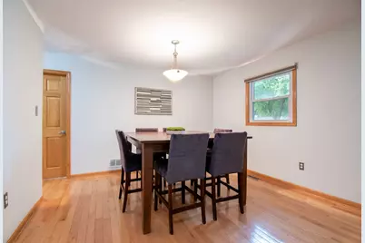 231 S 17th Street, Saint Charles, IL 60174 - Photo 4