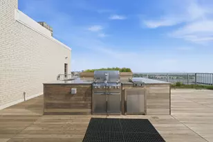 3900 N Lake Shore Dr, Chicago, IL 60613 - Photo 20