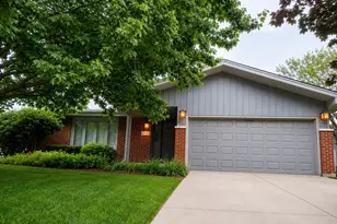 639 Poplar Ave, Romeoville, IL 60446 - Photo 2