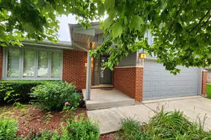 639 Poplar Ave, Romeoville, IL 60446 - Photo 1