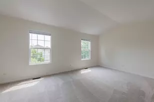 1226 Bradley Cir, Elgin, IL 60120 - Photo 16