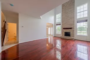 1226 Bradley Cir, Elgin, IL 60120 - Photo 4