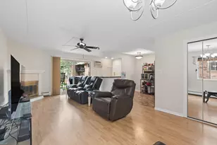 5330 Waterbury Dr, Crestwood, IL 60418 - Photo 8
