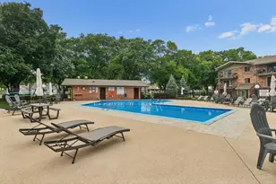 5330 Waterbury Dr, Crestwood, IL 60418 - Photo 2