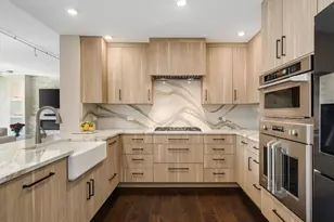 250 E Pearson St, Chicago, IL 60611 - Photo 10