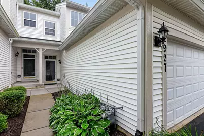 2927 Pleasant Plains Drive, Saint Charles, IL 60175 - Photo 2