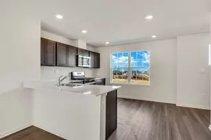 409 Lakeshore Ct, Saint Charles, IL 60174 - Photo 4