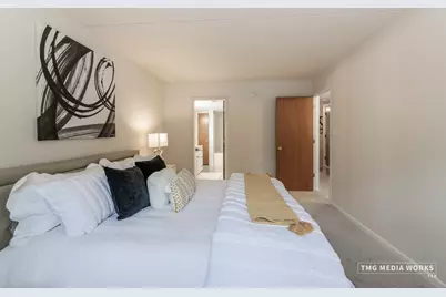 616 E 5th Avenue #101, Naperville, IL 60563 - Photo 18