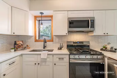 616 E 5th Avenue #101, Naperville, IL 60563 - Photo 14
