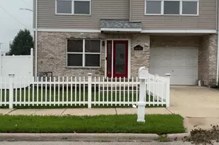 8001 Thomas St, Justice, IL 60458 - Photo 2