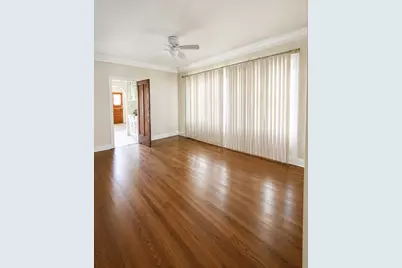 8017 S Rhodes Avenue, Chicago, IL 60619 - Photo 2