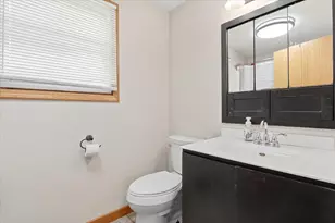 4206 Gregory Dr, Zion, IL 60099 - Photo 12