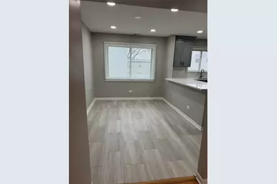 2121 Saint Johns Avenue #8, Highland Park, IL 60035 - Photo 6
