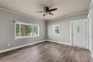 303 N Greely St, Monticello, IL 61856 - Photo 6
