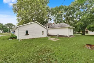 303 N Greely St, Monticello, IL 61856 - Photo 36